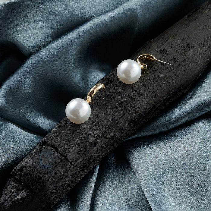 Aesthete Pearl Earrings