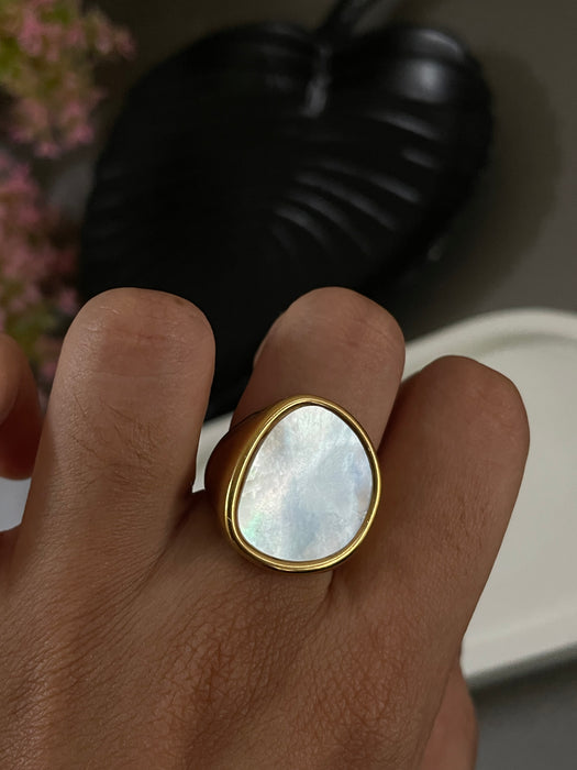 Goldfinch Glimmer Ring