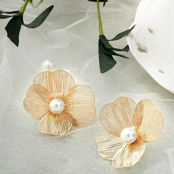 Lumi Pearl Gold Earrings