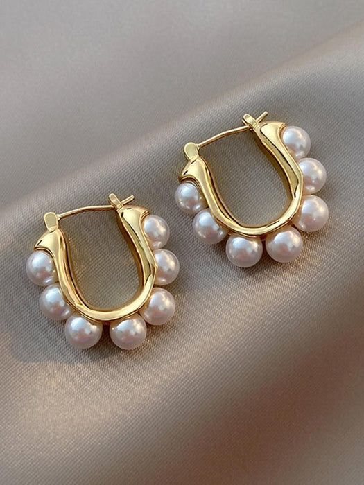 Minimal Pearl Stud Earrings