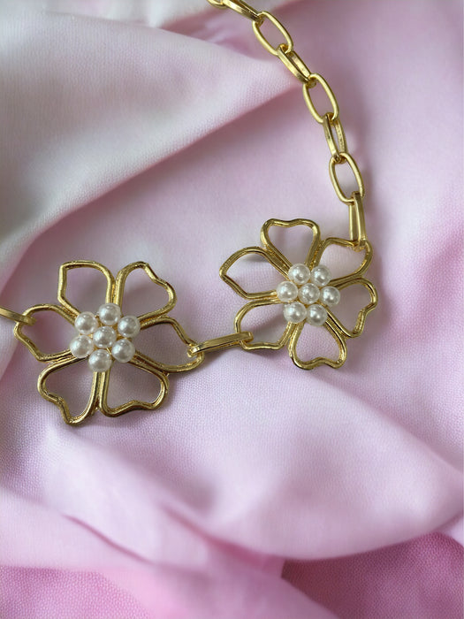 Fantasy Fleur Necklace