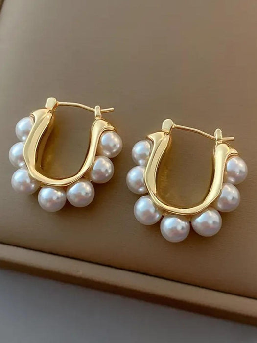 Minimal Pearl Stud Earrings