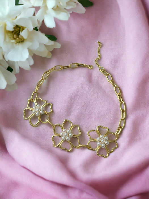 Fantasy Fleur Necklace