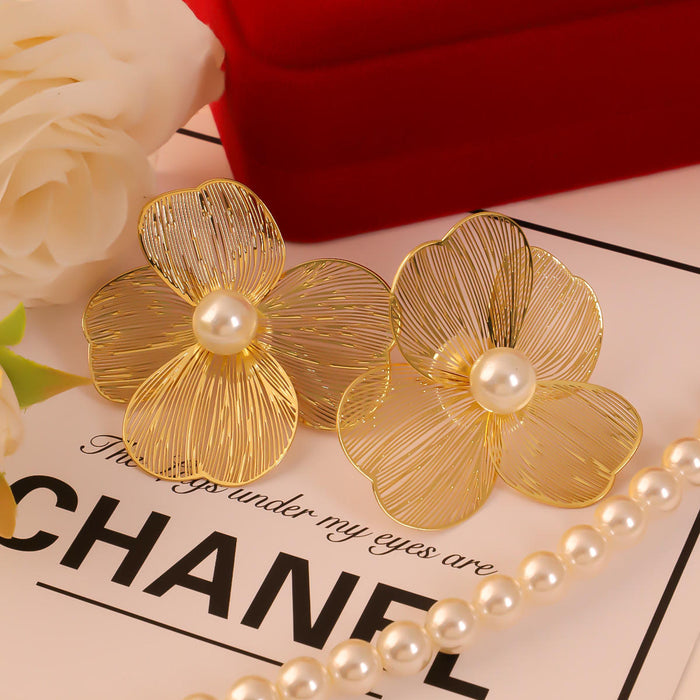 Lumi Pearl Gold Earrings