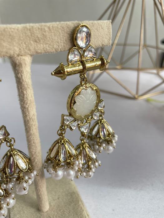 Anvi Kundan Earrings