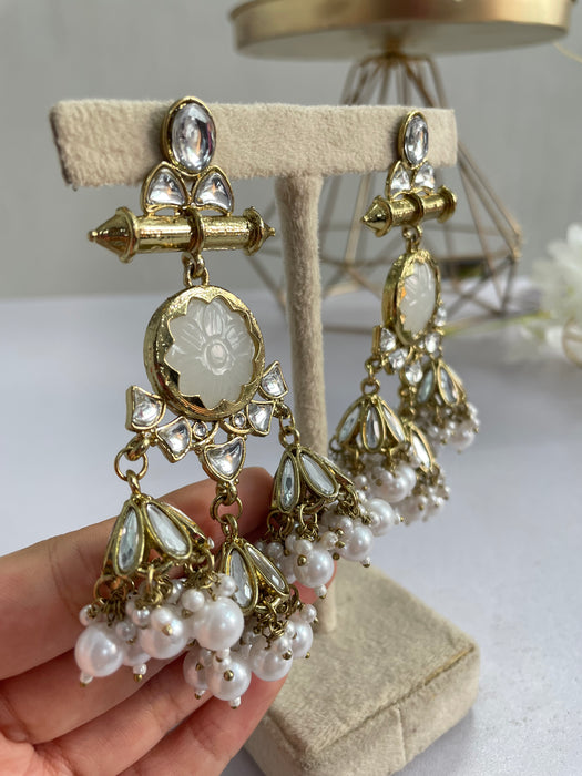 Anvi Kundan Earrings