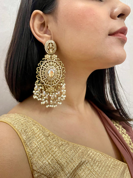 Maharani Earrings Mangtika Set