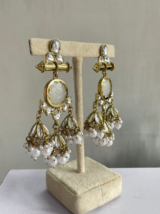 Anvi Kundan Earrings