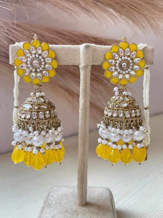 Amaira Pearl Jhumka