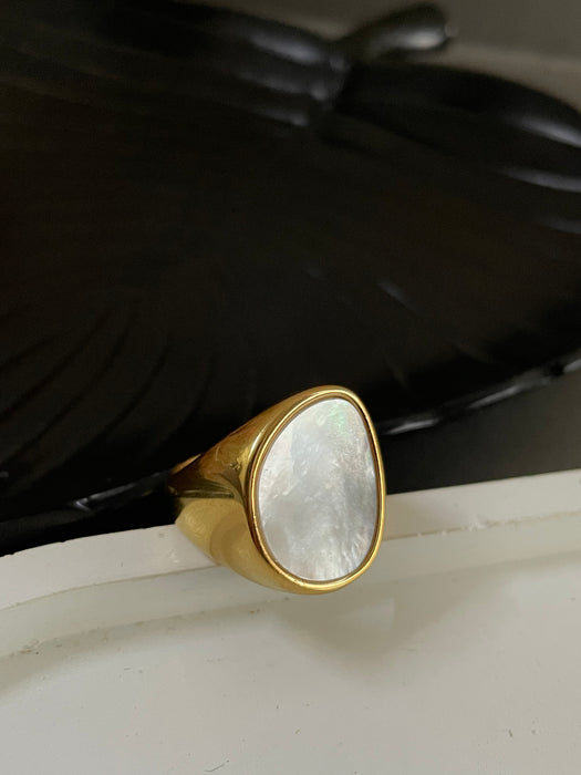 Goldfinch Glimmer Ring