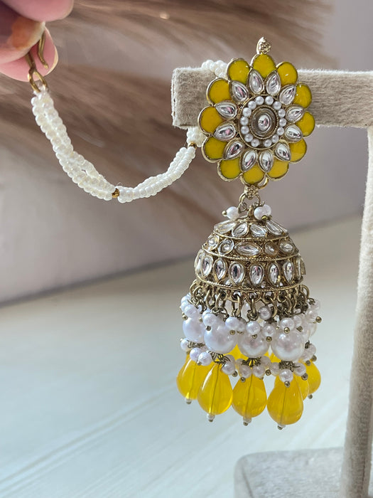 Amaira Pearl Jhumka