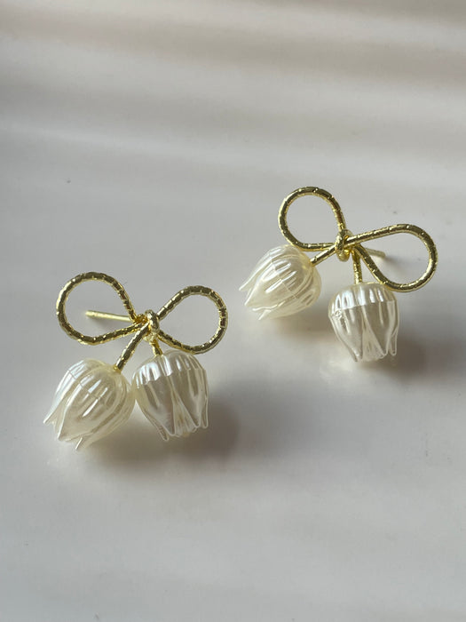 Tulip Twist Earrings