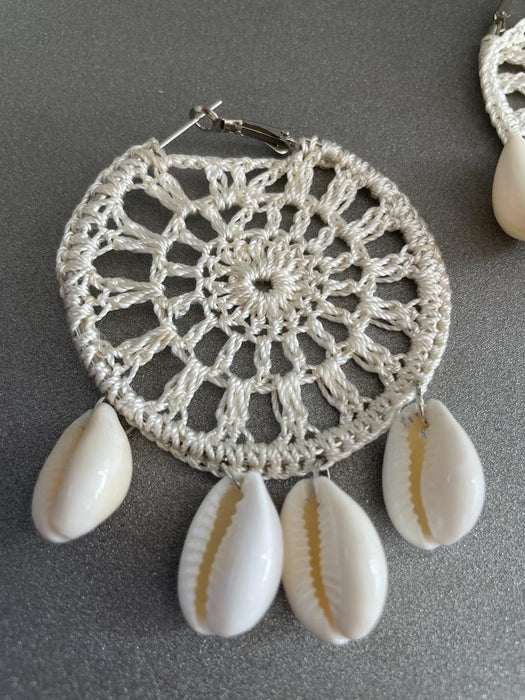 Dream Catcher Earring Holder - Crochet pattern | Unique Yarns Co. | Crochet  dreamcatcher pattern, Crochet dreamcatcher pattern free, Crochet earrings  pattern