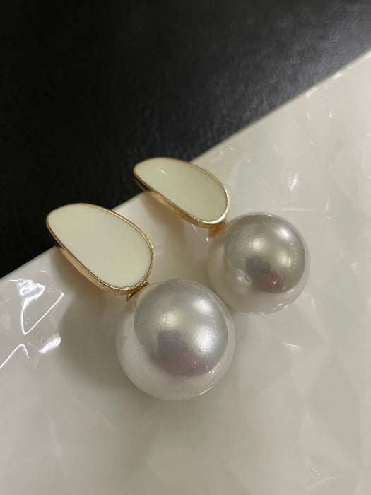 Magical Pearl Earrings