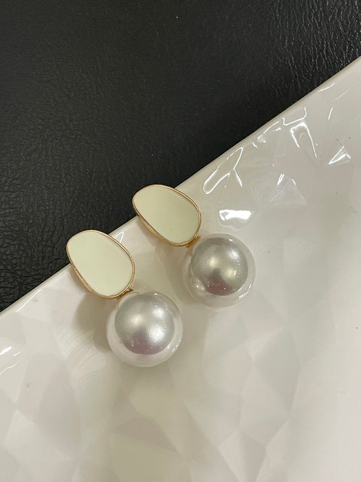 Magical Pearl Earrings